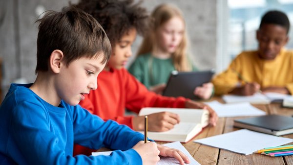 Activités éducatives et manuelles : comment stimuler la créativité des enfants